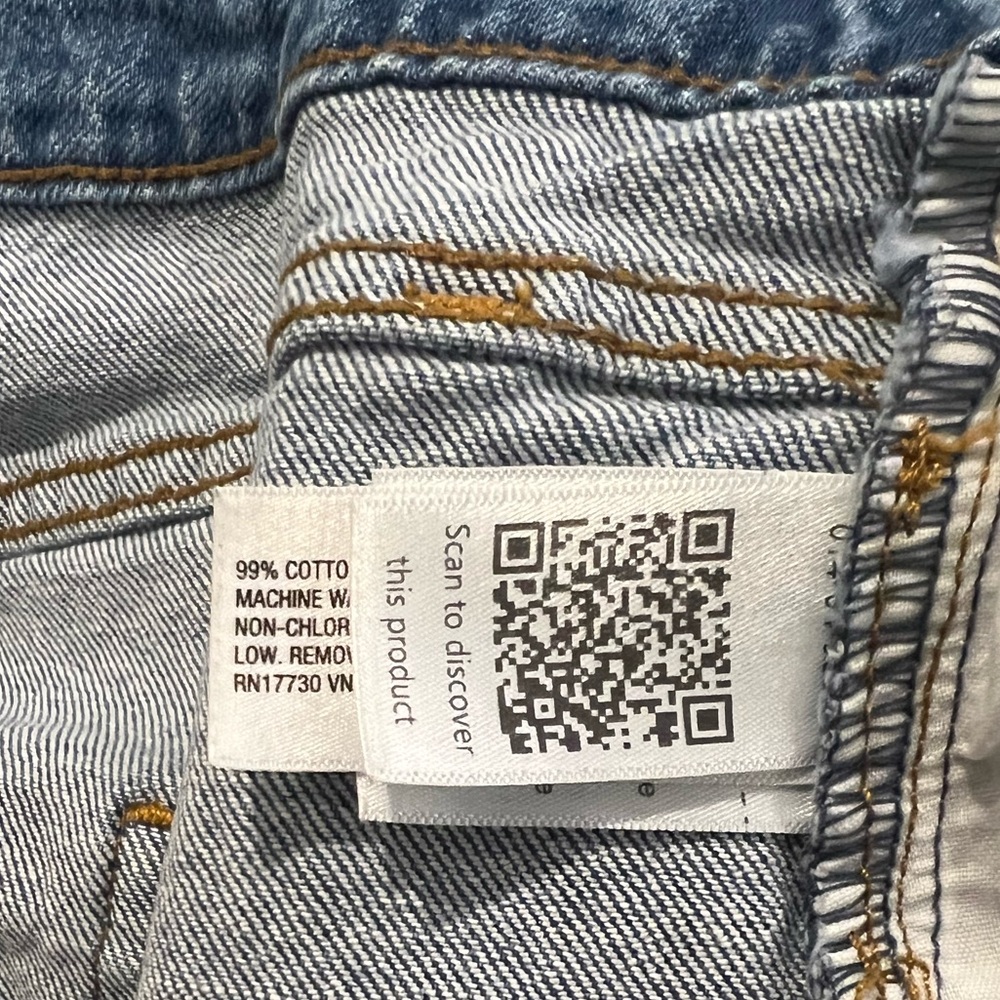 Women's High-Rise 90's Straight Jeans - Universal Thread™ Medium Wash 22 - Picture 7 of 8